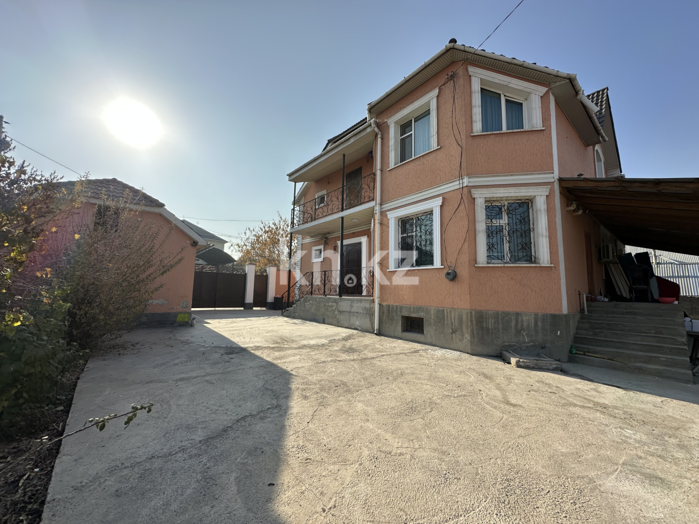 Продажа дома, 395 м², Курасбек Тыныбекова, дом  17 в Шымкенте