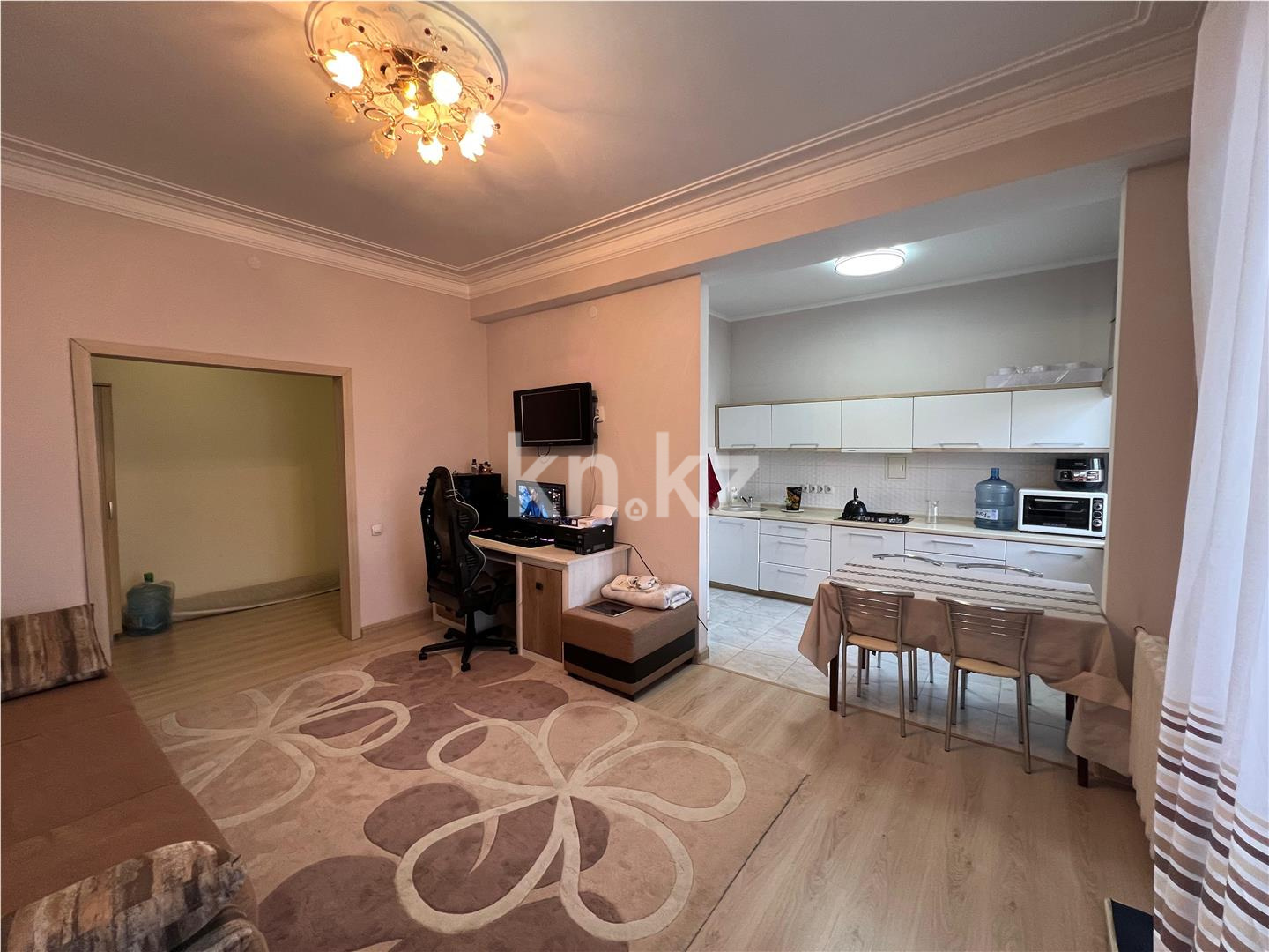 Продажа 2-комнатной квартиры, 51 м², пр. Назарбаева, дом  38 в Караганде - фото 2