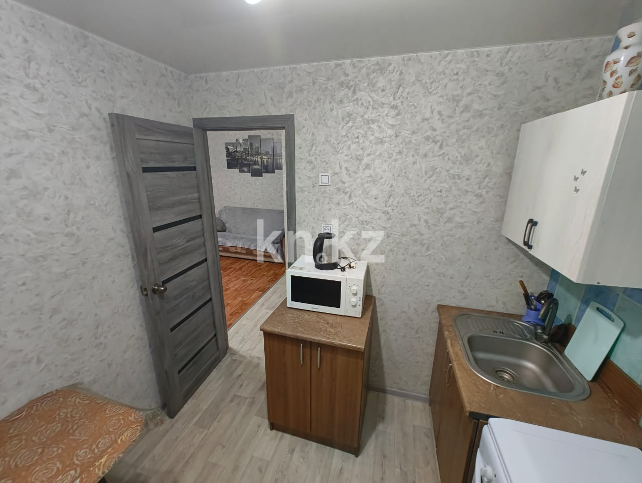 Аренда 1-комнатной квартиры посуточно, 38 м², ул. Кайсенова, дом  125 в Усть-Каменогорске - фото 8