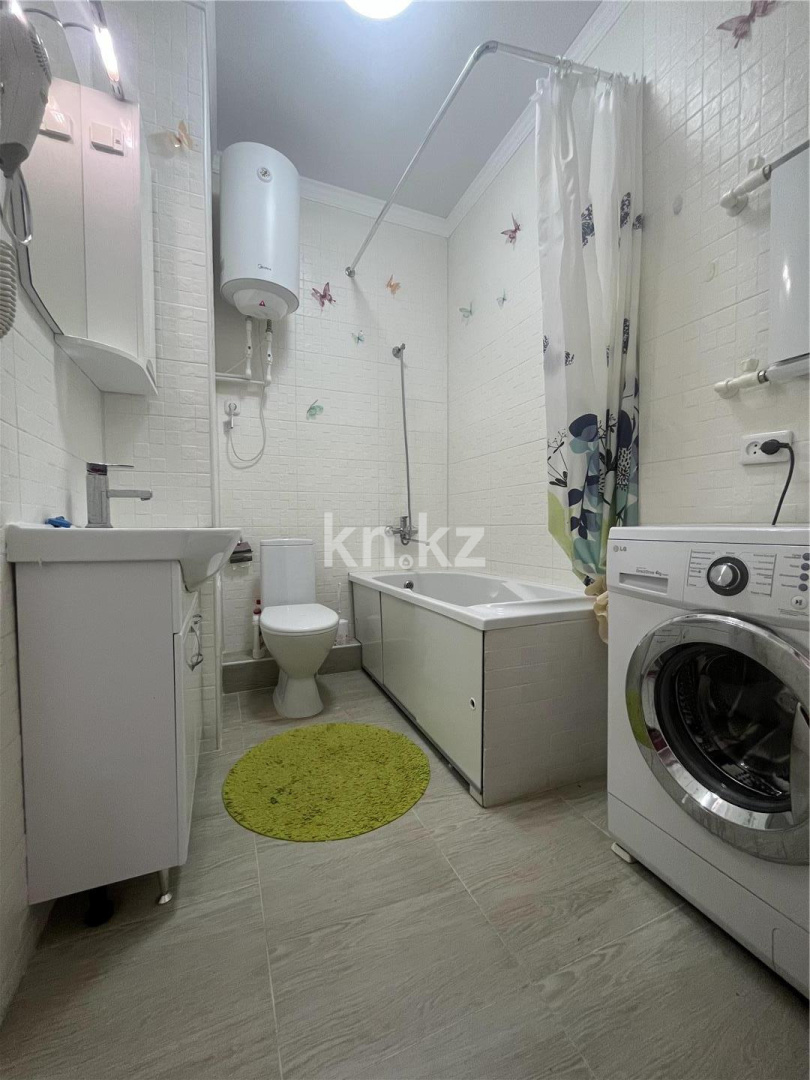 Продажа 3-комнатной квартиры, 80 м², Степной 2 в Караганде - фото 14