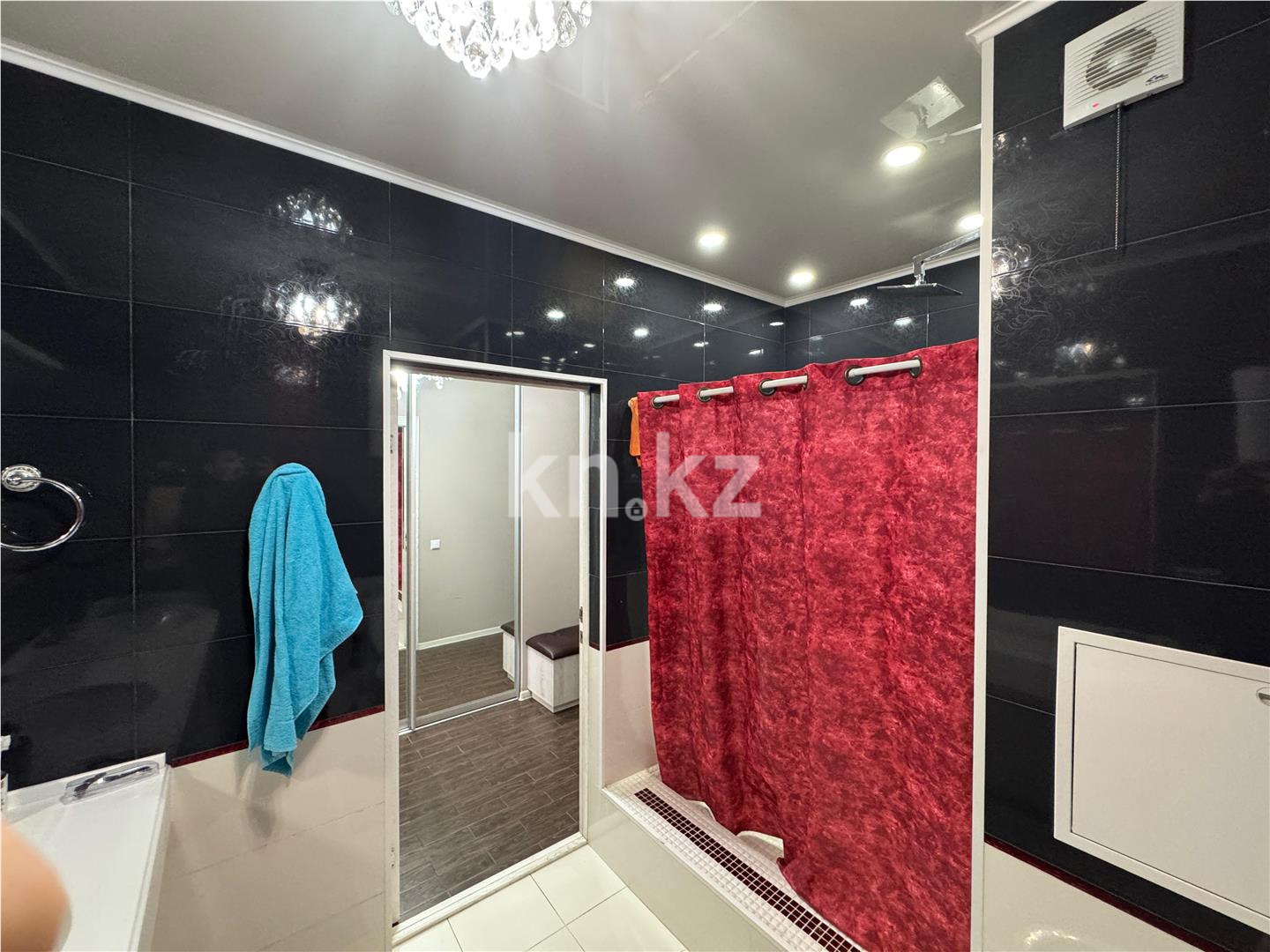 Продажа 3-комнатной квартиры, 144 м², мкр-н Голубые Пруды, дом  5/4 в Караганде - фото 11