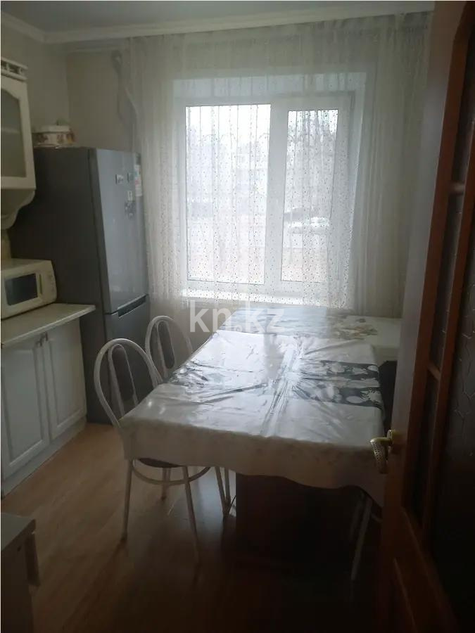 Продажа 1-комнатной квартиры, 38 м², мкр-н Гульдер-1, дом  15 в Караганде - фото 2