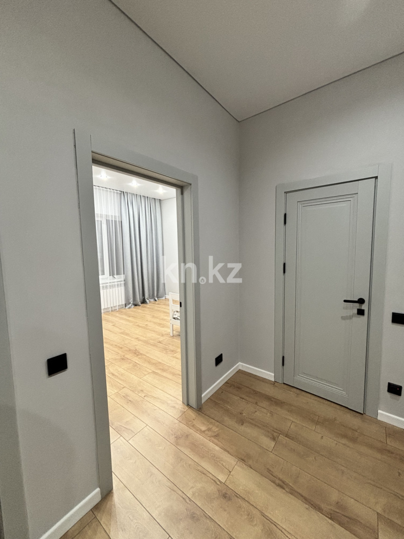 Продажа 4-комнатной квартиры, 105 м², ул. Кулкыбаева, дом  13 в Караганде - фото 9