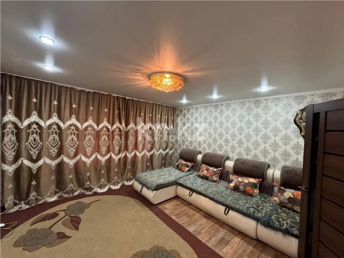 Продажа 4-комнатной квартиры, 75 м², 19 мкр., дом  75 в Караганде