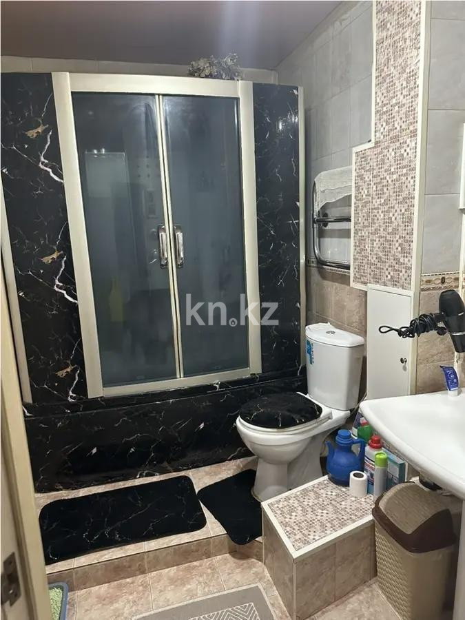 Продажа 2-комнатной квартиры, 62 м², мкр-н Аксай-4, дом  42 в Алматы - фото 4