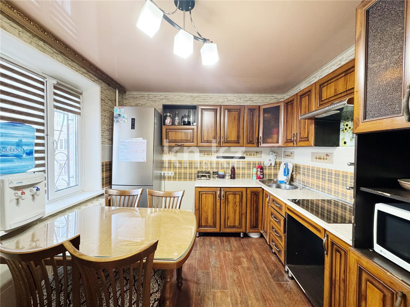 Продажа 4-комнатной квартиры, 103 м², ул. 9-й мкр. в Темиртау - фото 6