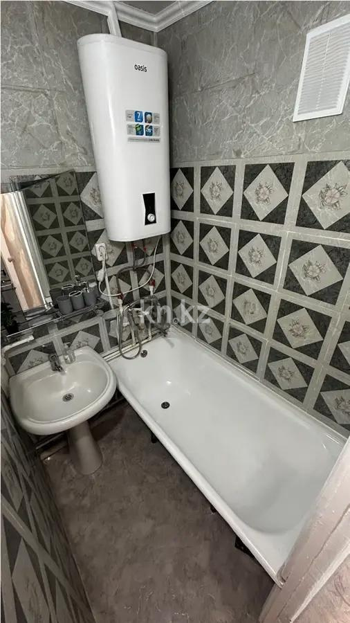 Продажа 2-комнатной квартиры, 45 м², мкр-н 22, дом  5 в Караганде - фото 4