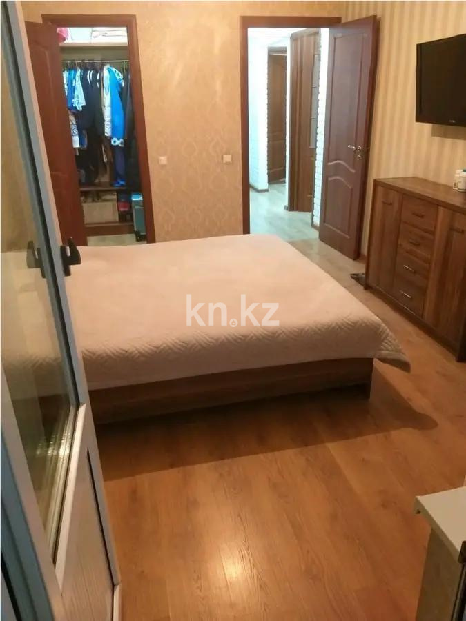 Продажа 3-комнатной квартиры, 70 м², мкр-н Аксай-3а, дом  64 в Алматы - фото 2