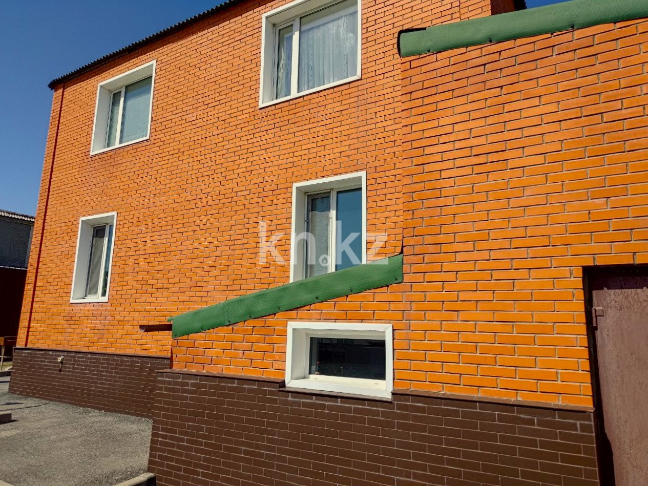 Продажа 6-комнатного дома, 300 м², ул. Экибастузская в Караганде