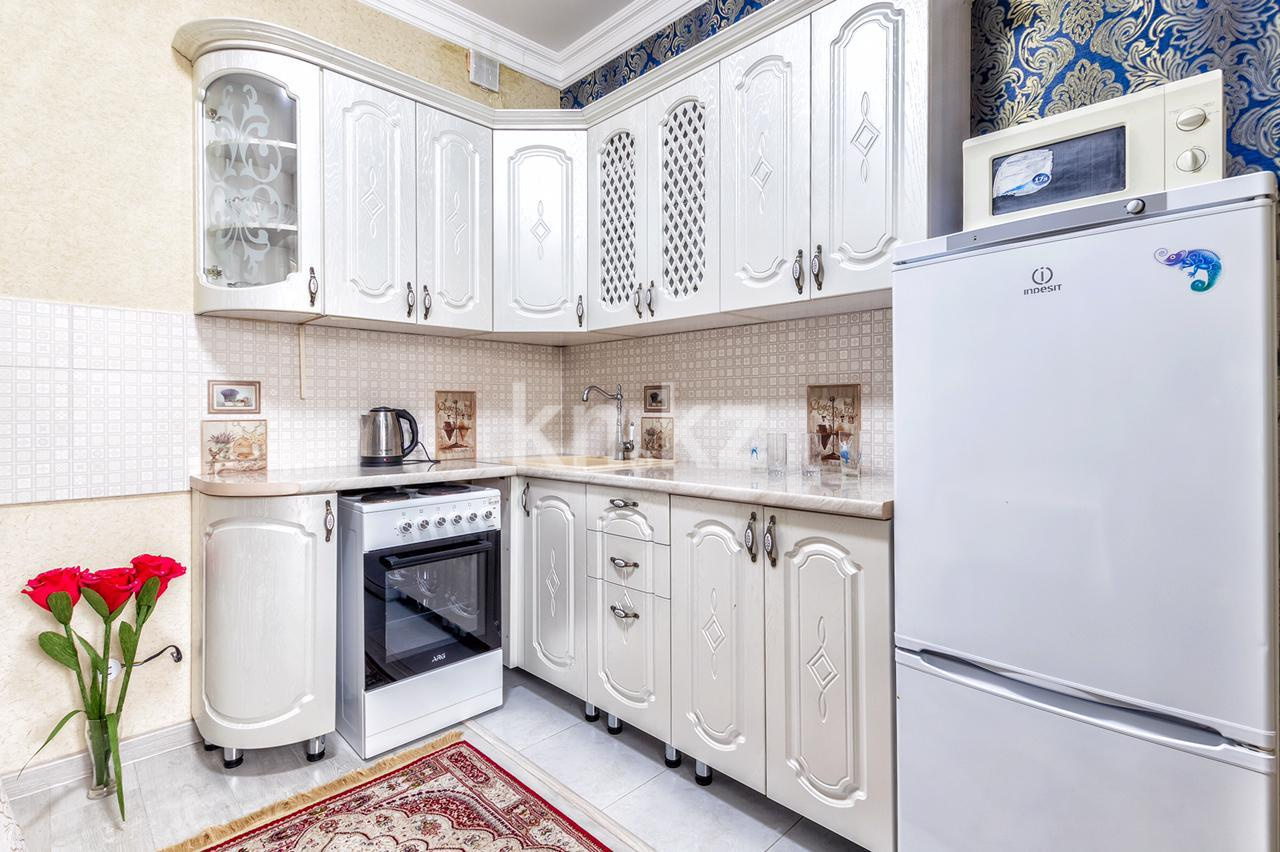 Аренда 1-комнатной квартиры посуточно, 50 м², пр. Кабанбай батыра, дом  29 - ул. Достык в Астане