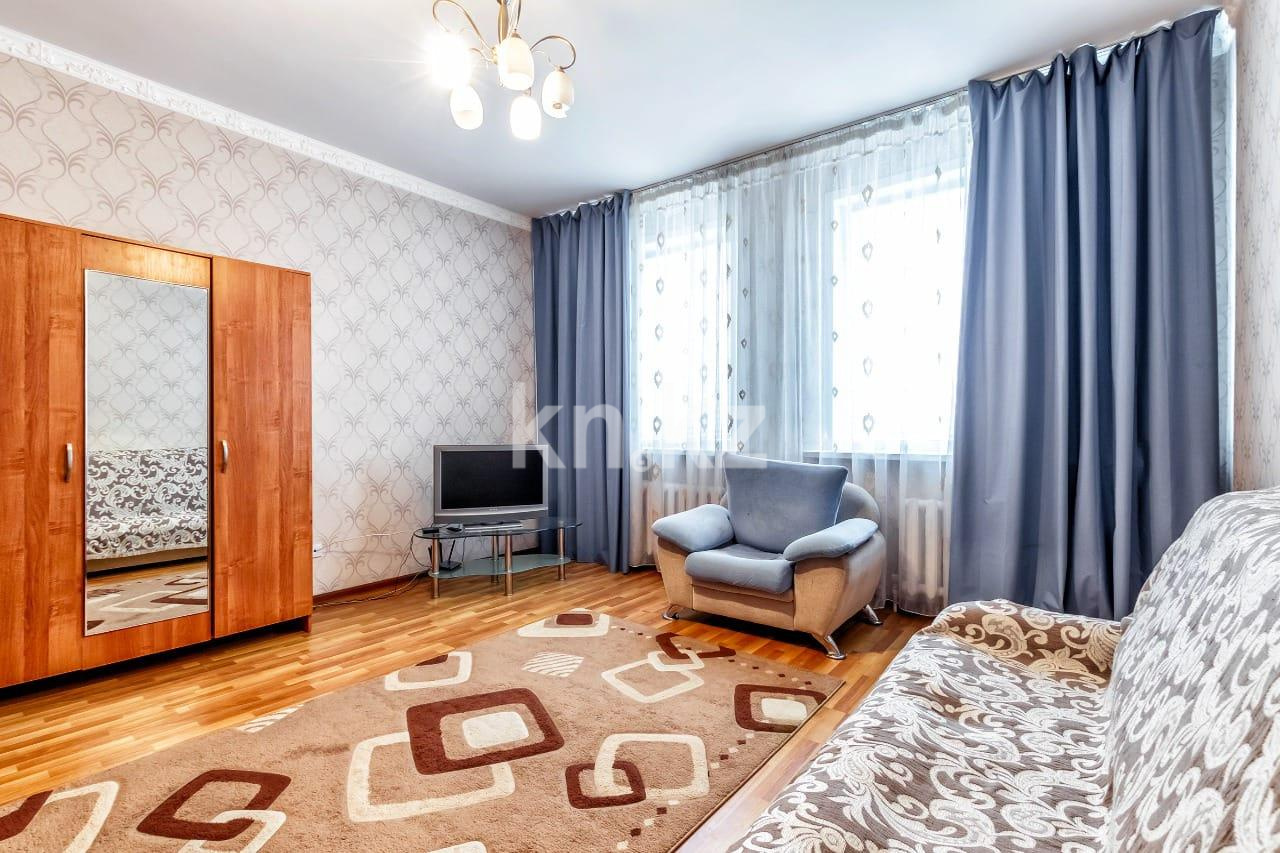Аренда 2-комнатной квартиры посуточно, 100 м², пр. Кошкарбаева, дом  8 в Астане