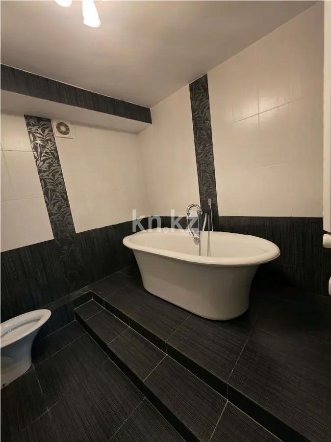 Продажа 3-комнатной квартиры, 105 м², ул. Сыганак, дом  15 в Астане - фото 6