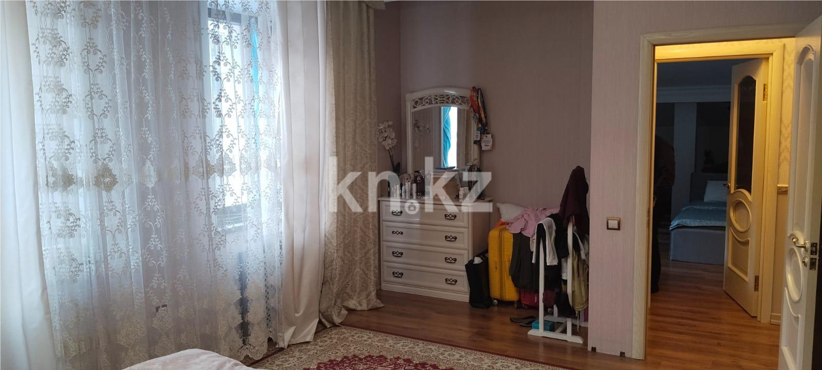 Продажа 5-комнатной квартиры, 200 м² в Караганде - фото 15