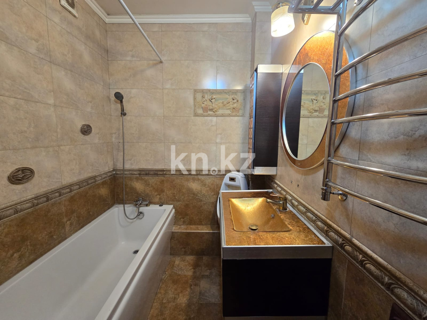 Продажа 2-комнатной квартиры, 58 м², мкр-н Аксай-3а в Алматы - фото 7