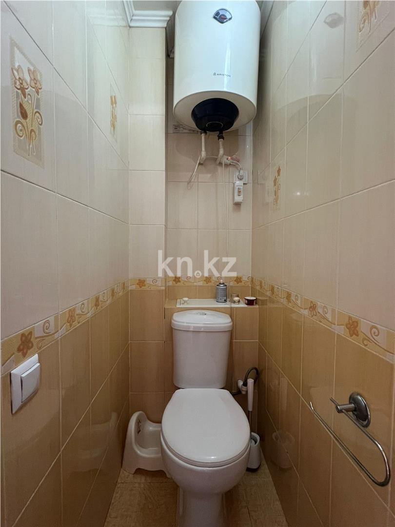 Продажа 3-комнатной квартиры, 69 м², ул. Язева в Караганде - фото 10