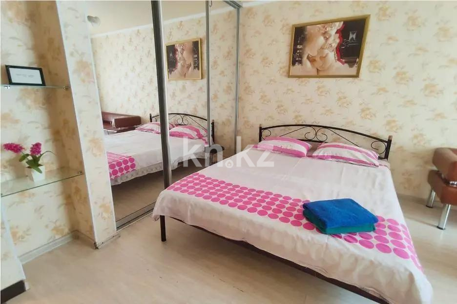 Продажа 2-комнатной квартиры, 60 м², ул. Сауран, дом  3/1 в Астане