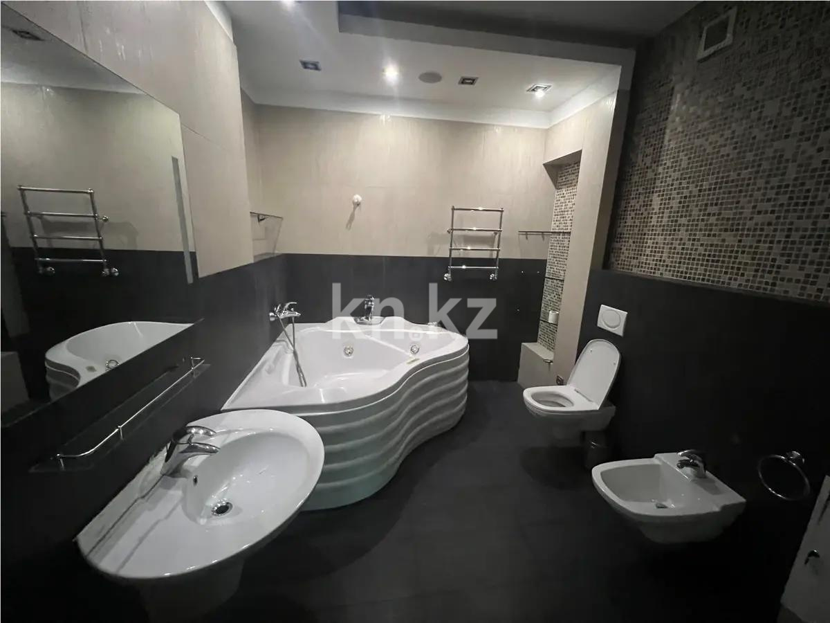 Продажа 3-комнатной квартиры, 170 м², мкр-н Самал-3, дом  22 в Алматы - фото 4