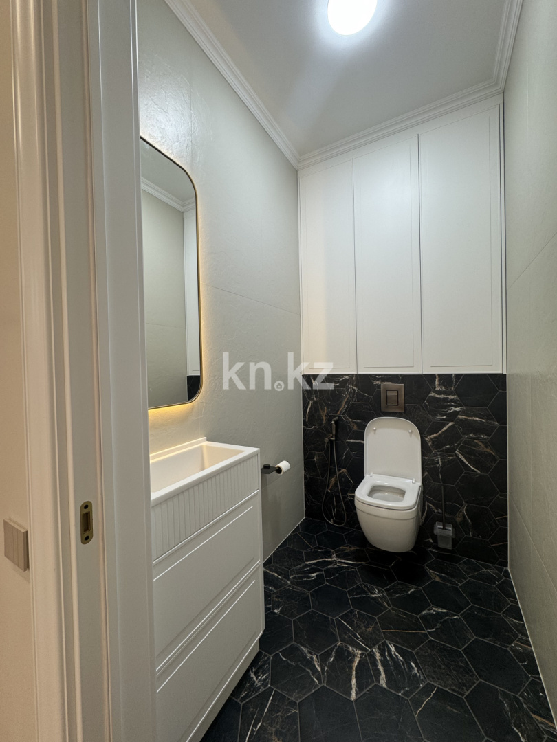 Продажа 3-комнатной квартиры, 115 м², ул. Утеген батыра, дом  11д в Алматы - фото 23