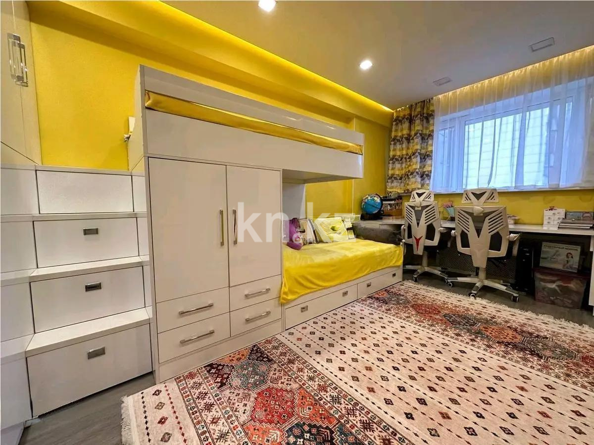 Продажа 3-комнатной квартиры, 101.2 м², ул. Толе би, дом  298/1 в Алматы - фото 3