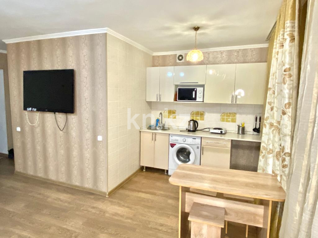 Аренда 1-комнатной квартиры посуточно, 49 м², пр. Бухар-жырау, дом  54 в Караганде