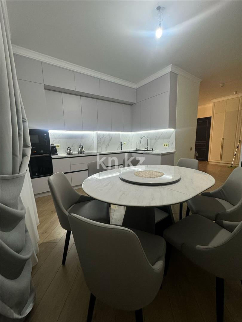 Продажа 4-комнатной квартиры, 198.9 м², ул. Иманова в Астане - фото 12