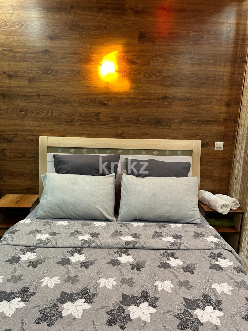 Аренда 1-комнатной квартиры посуточно, 40 м², Бектурова, дом  15 в Павлодаре - фото 2