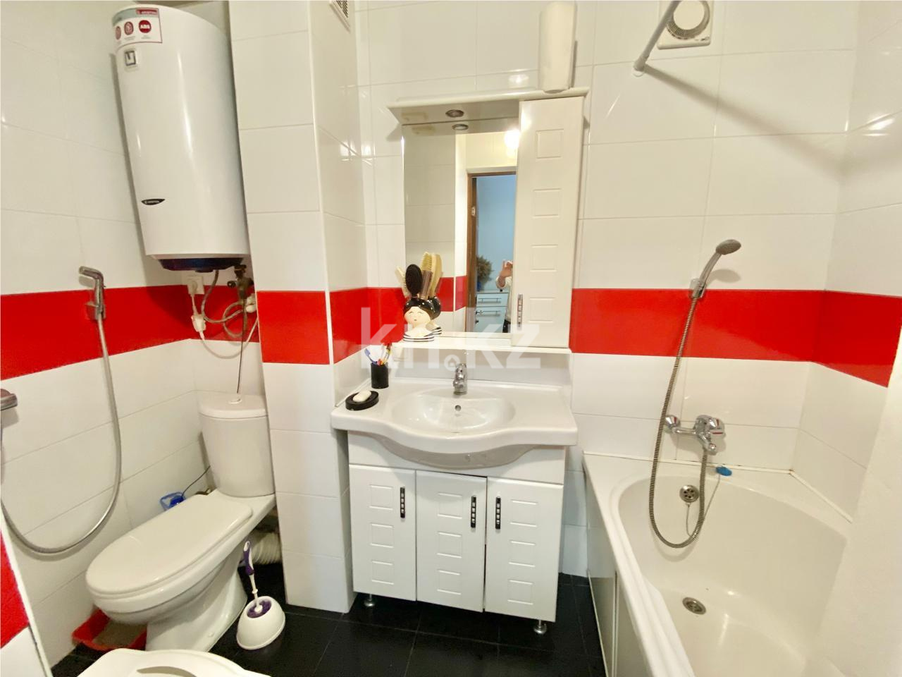 Продажа 2-комнатной квартиры, 46 м², ул. Муканова в Караганде - фото 10