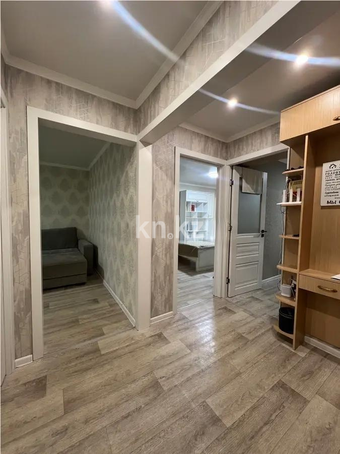 Продажа 3-комнатной квартиры, 62 м², 11 мкр., дом  21 в Алматы - фото 5