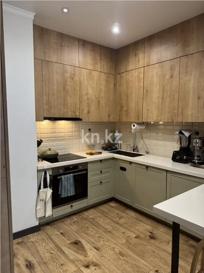 Продажа 3-комнатной квартиры, 92 м², ул. Каппарова, дом  9/12 в Алматы - фото 2