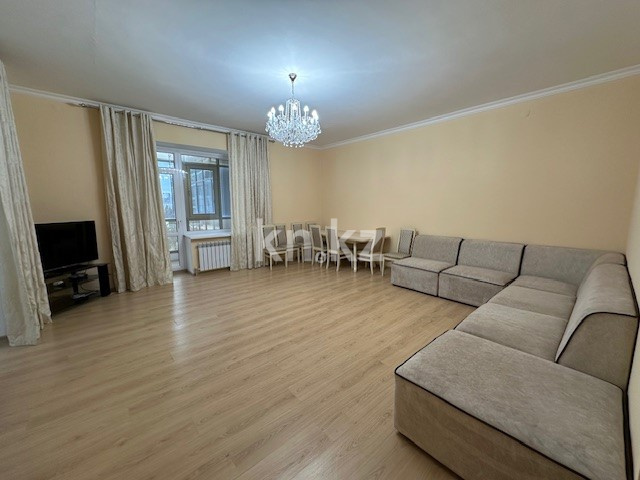 Аренда 4-комнатной квартиры, 150 м², ул. Достык, дом  1 в Астане