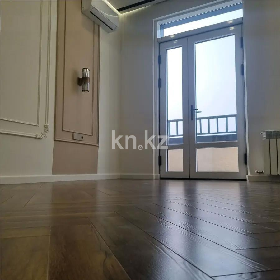 Продажа 2-комнатной квартиры, 63.2 м², ул. Жарокова, дом  218 в Алматы - фото 2