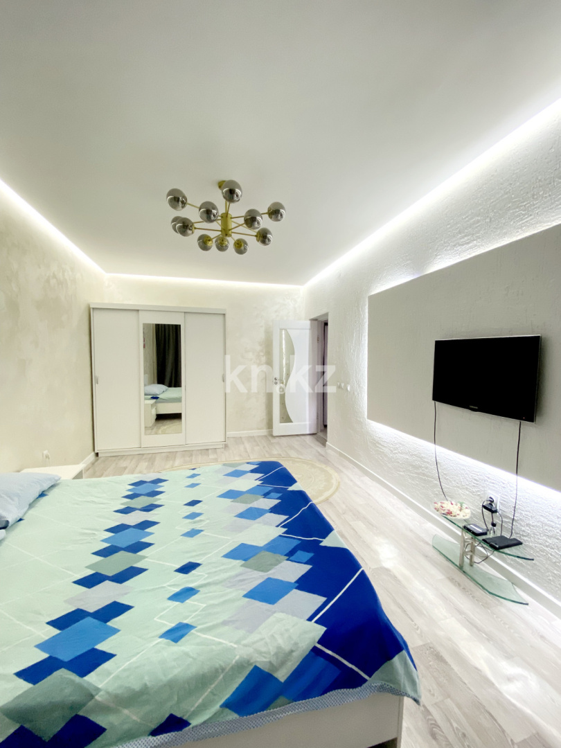 Аренда 1-комнатной квартиры посуточно, 52 м², Алмагуль мкр-н, дом  9 в Атырау - фото 5