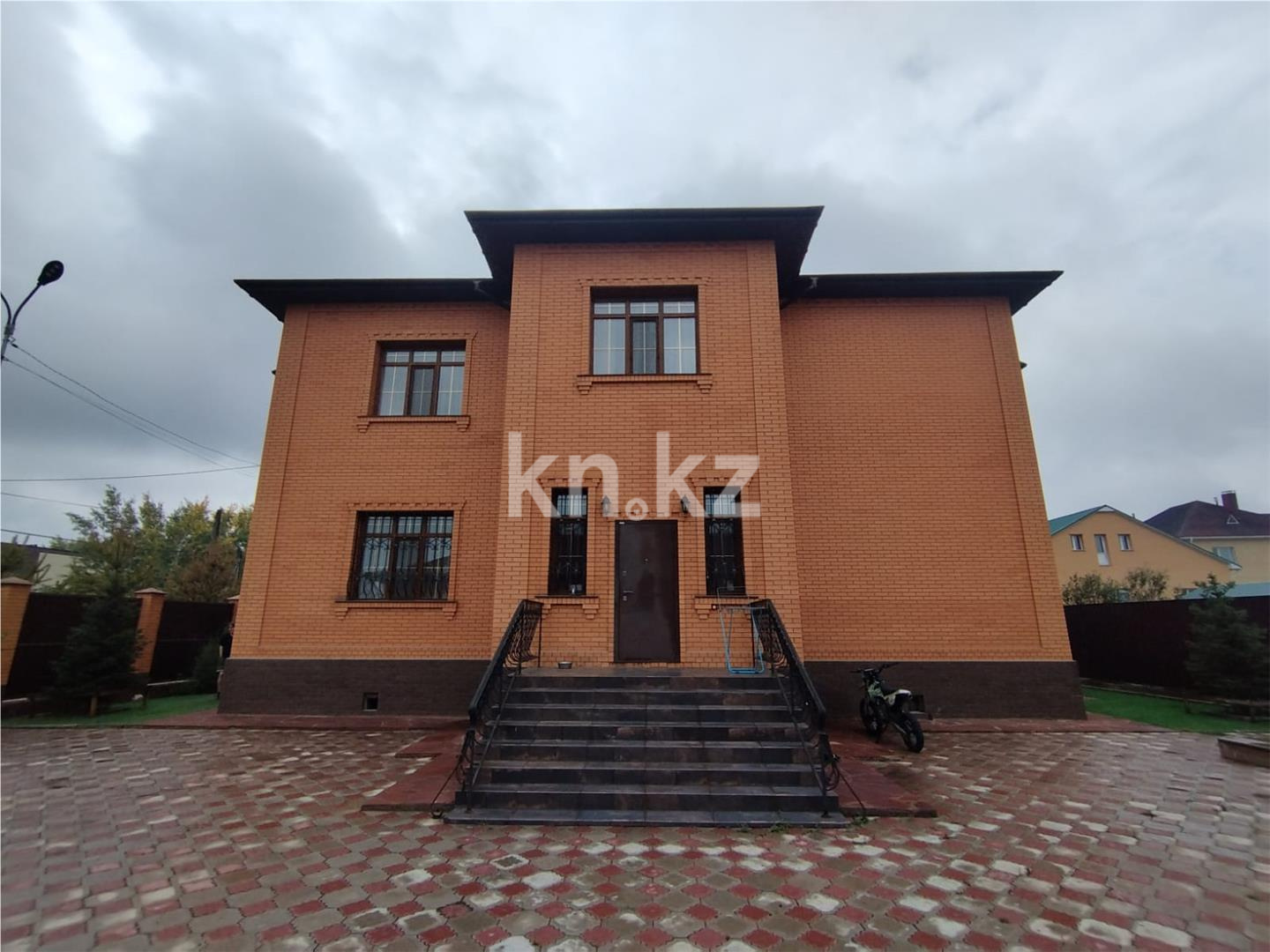 Продажа 7-комнатного дома, 280 м², ул. Елебекова, дом  22 в Караганде