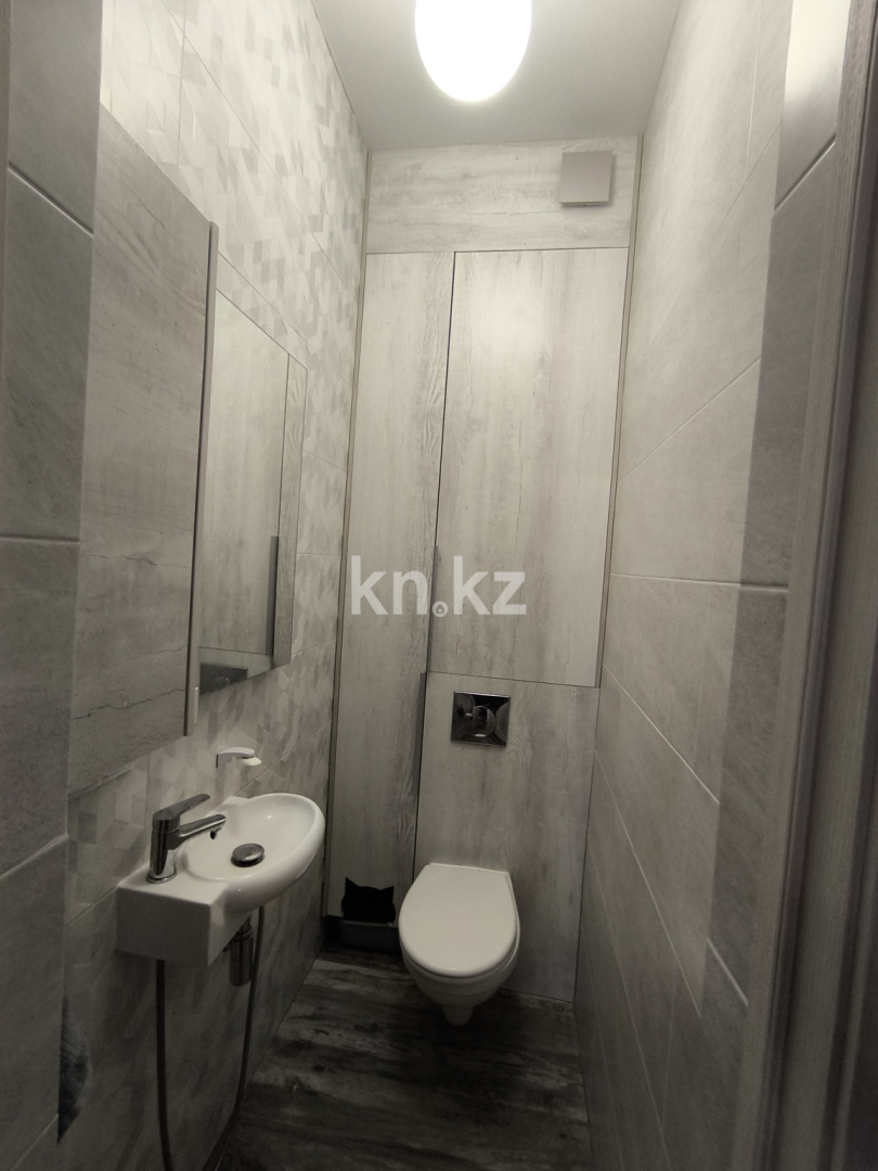 Продажа 3-комнатной квартиры, 95 м², ул. Муканова, дом  59в в Караганде - фото 7