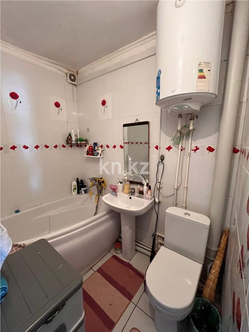 Продажа 3-комнатной квартиры, 62 м², ул. Муканова в Караганде - фото 8