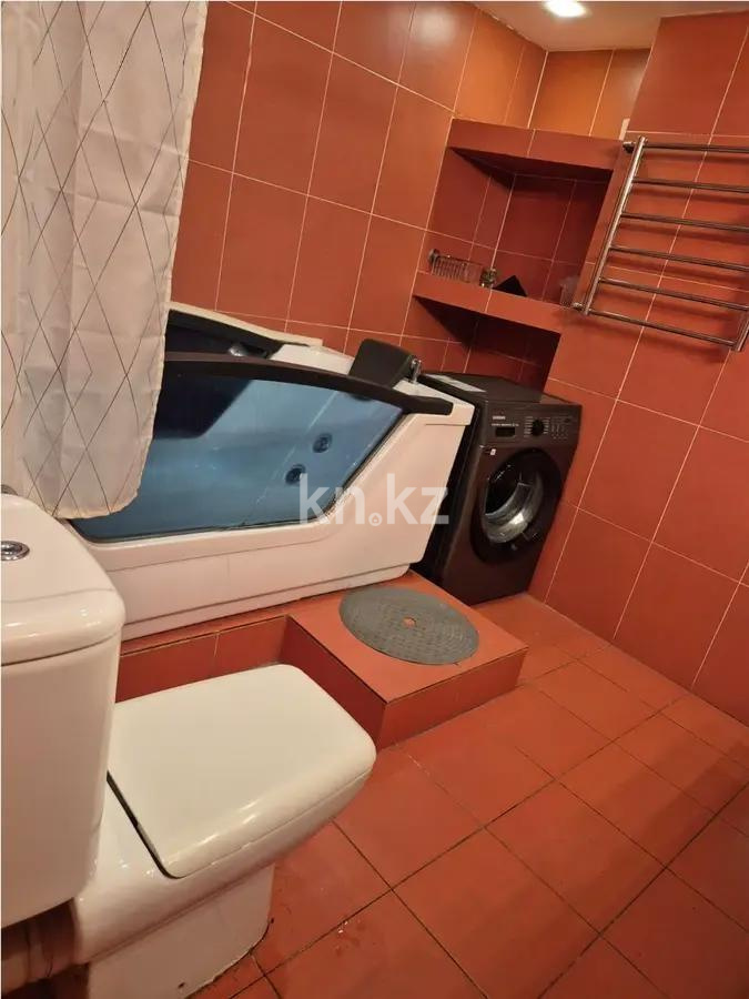 Продажа 2-комнатной квартиры, 55 м², мкр-н Самал-1, дом  19 в Алматы - фото 3