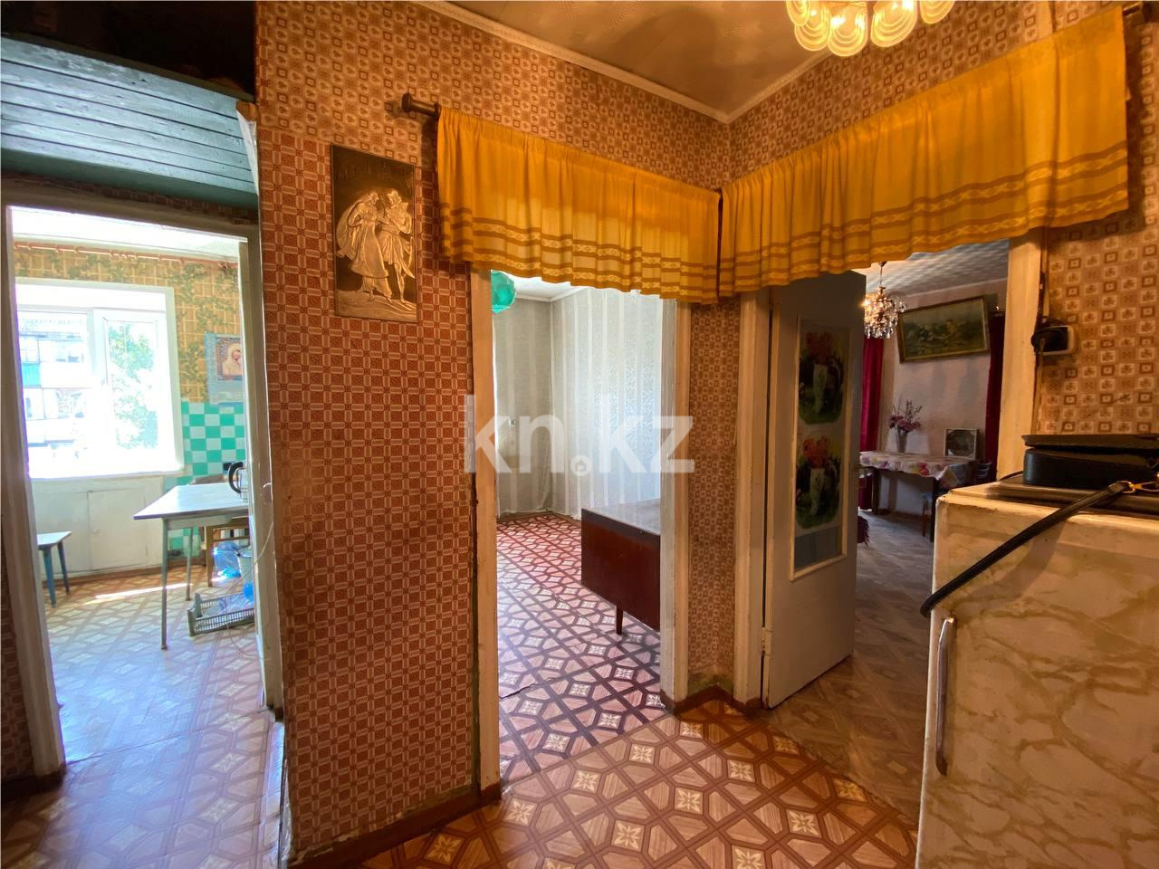 Продажа 4-комнатной квартиры, 60 м², мкр-н 21, дом  10 в Караганде - фото 8