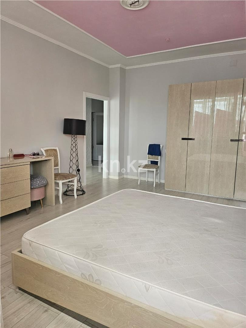 Продажа 2-комнатной квартиры, 80 м², ул. Достык в Астане - фото 5