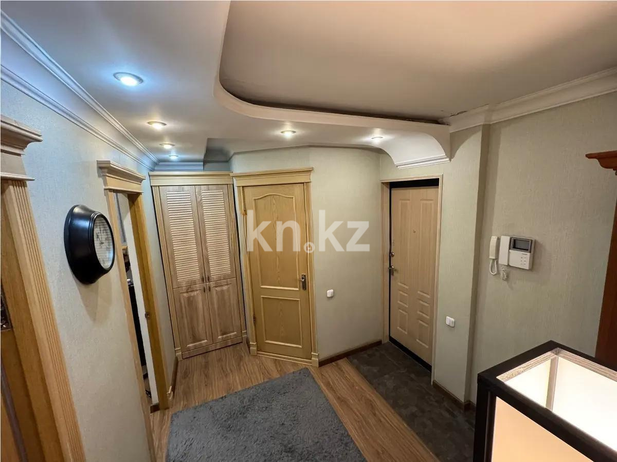 Продажа 3-комнатной квартиры, 62 м², ул. Дюсембекова, дом  35 в Караганде - фото 7