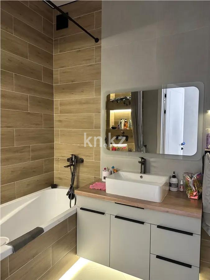 Продажа 1-комнатной квартиры, 43 м², 067 учетный квартал, дом  456/1 в Караганде - фото 4