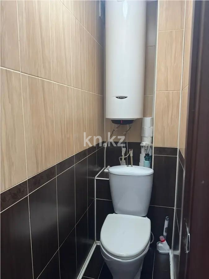 Продажа 3-комнатной квартиры, 48 м², 22 мкр., дом  18 в Караганде - фото 6