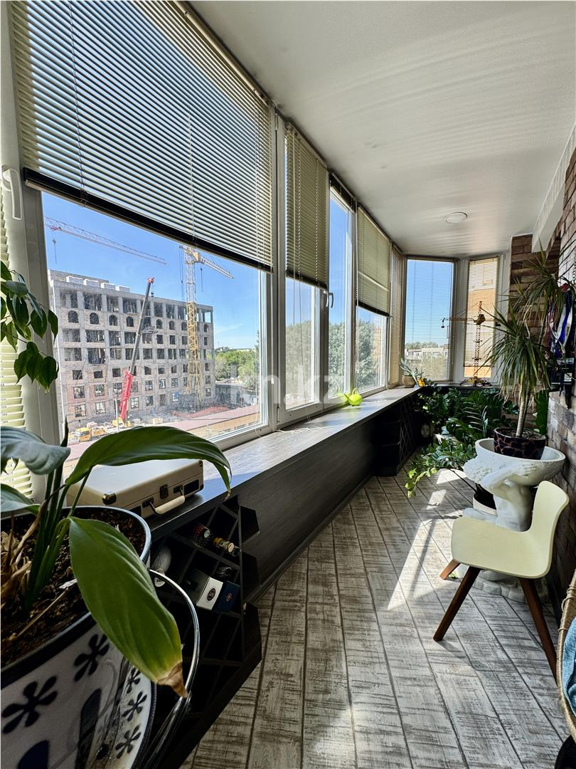 Продажа 3-комнатной квартиры, 160 м², ул. Аманжолова, дом  41 в Караганде - фото 8