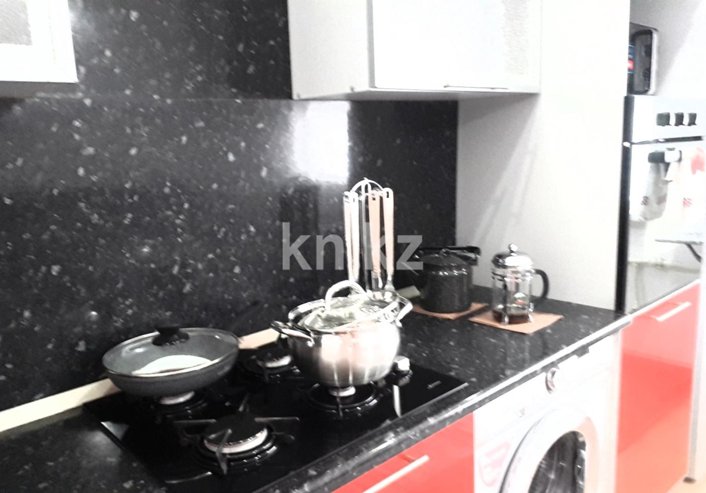 Аренда 1-комнатной квартиры посуточно, 52 м², Алмагуль мкр-н, дом  9 в Атырау - фото 12