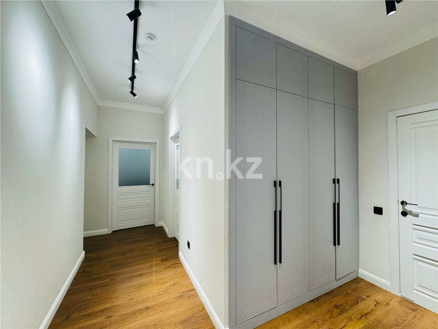 Продажа 3-комнатной квартиры, 86.5 м², пр. Улы Дала в Астане - фото 10