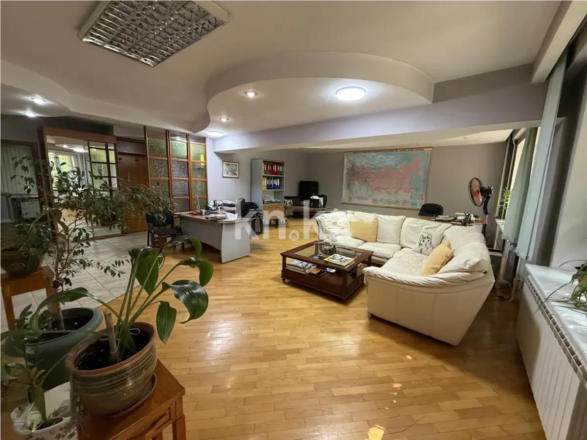 Продажа 4-комнатной квартиры, 150 м², ул. Кунаева, дом  162 в Алматы