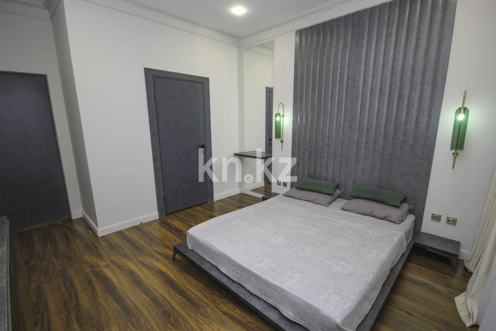 Продажа 4-комнатной квартиры, 115 м², пр. Абая в Алматы