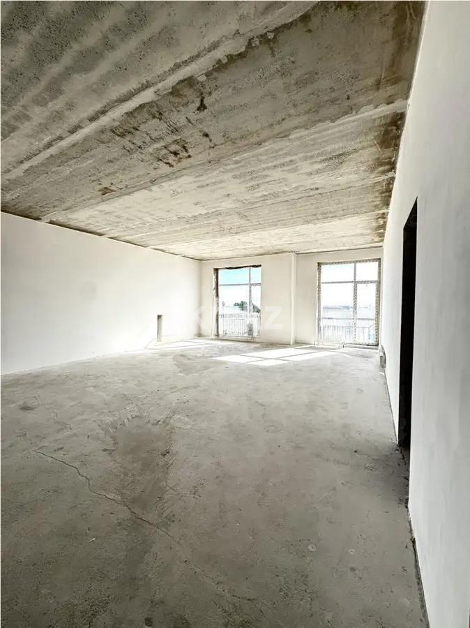 Продажа 4-комнатной квартиры, 130 м² в Караганде