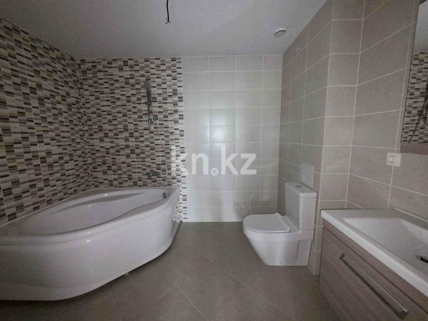Продажа 2-комнатной квартиры, 89.5 м² в Алматы - фото 11