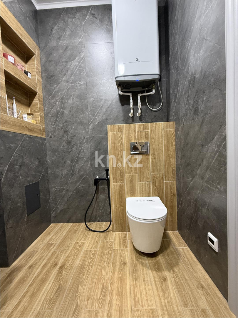 Продажа 3-комнатной квартиры, 91 м², ул. Ашимова в Караганде - фото 14