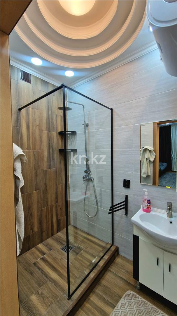 Продажа 2-комнатной квартиры, 55 м², пр. Бухар-жырау, дом  15 в Караганде - фото 6